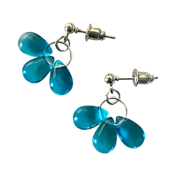 Korvakorut lasihelmillä