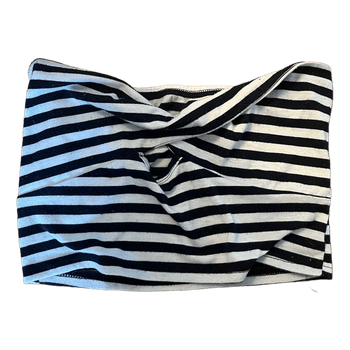 Mustavalkoinen toppi