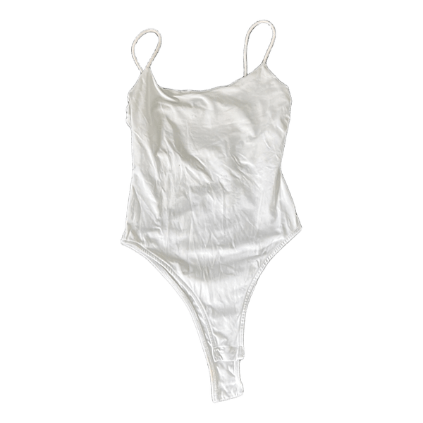 Hvid body med stropper