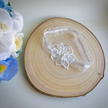 Kaunis pitsisukkanauha