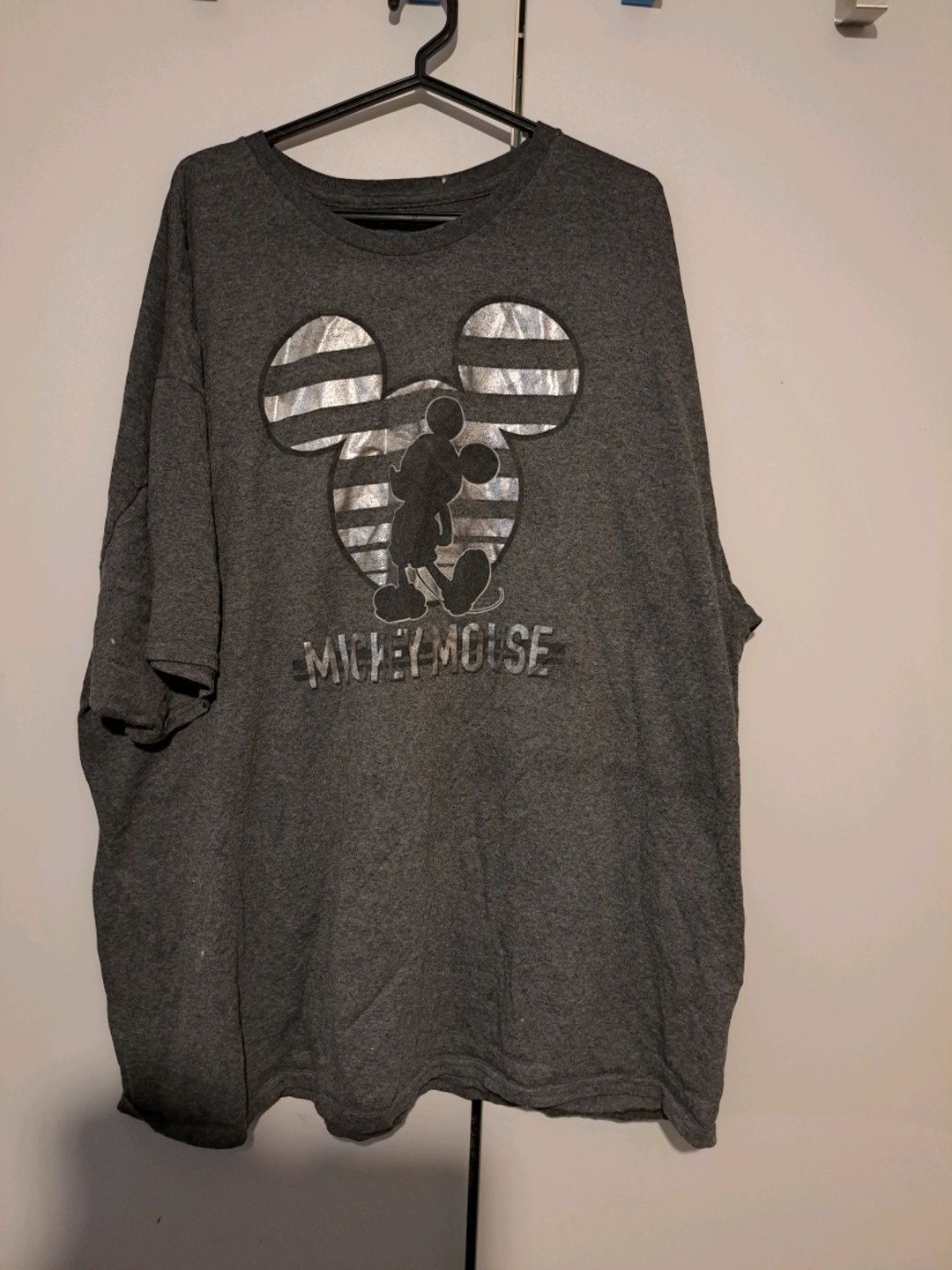 Disney top