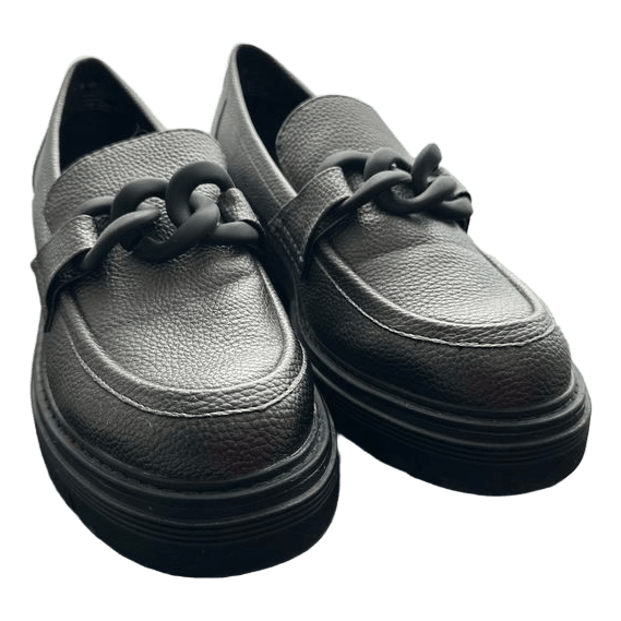 Modern Black / Charcoal Loafers with Matte Chain Accent