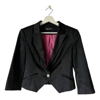 Black cropped blazer