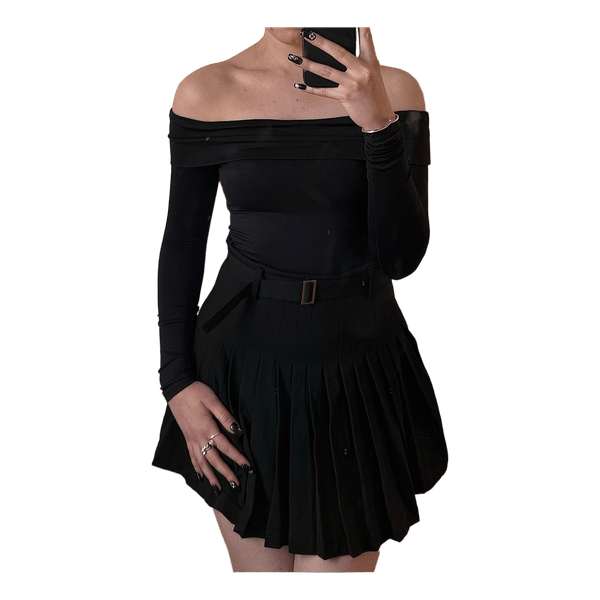 Black pleated mini skirt