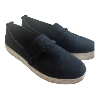 Mustat kankaiset slip-on-kengät