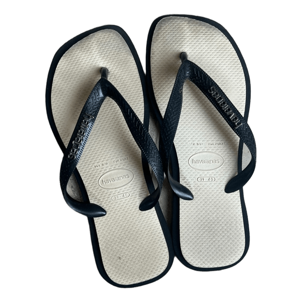 Sorte sandaler