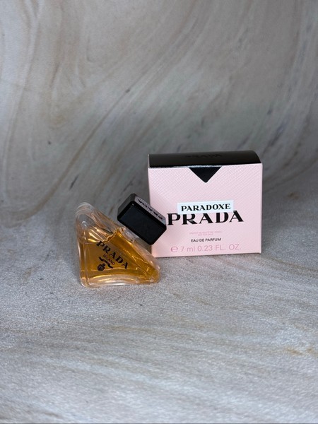 Prada Paradoxe mini perfume