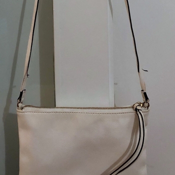 Valkoinen olkalaukku – pikkulaukku / white crossbody bag