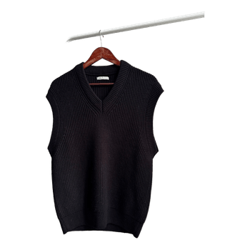 Black ribbed knit vest