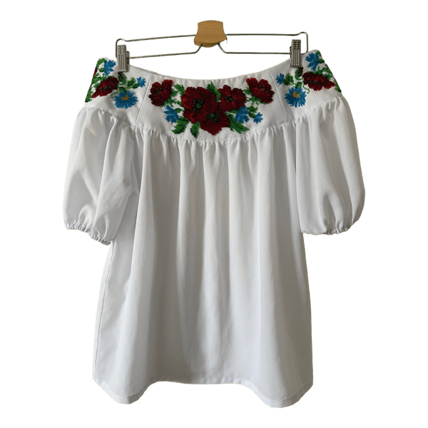 Helmikirjailtu off shoulder -pusero
