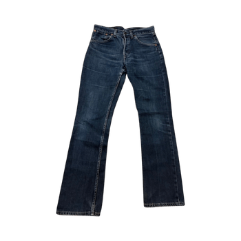 Levis siniset farkut, suorat lahkeet