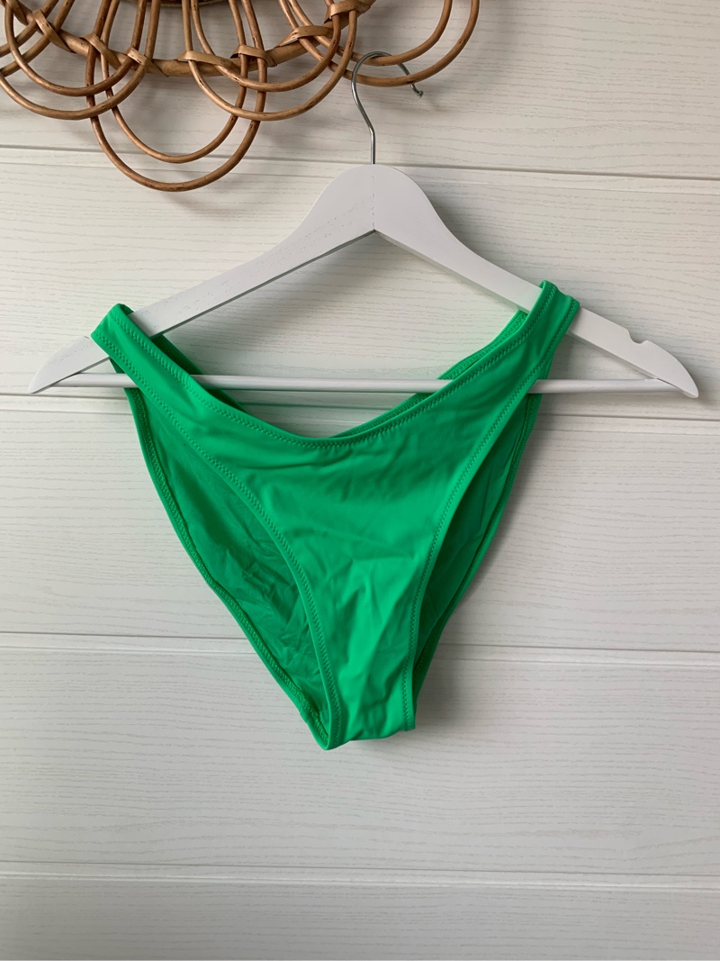Understatement bikinialaosa
