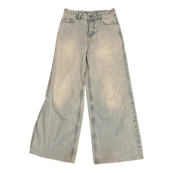 Divided light blue jeans