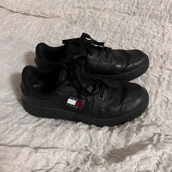 Tommy hilfiger tennarit