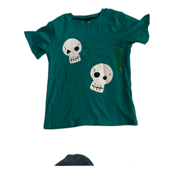 Green skull print baby tee