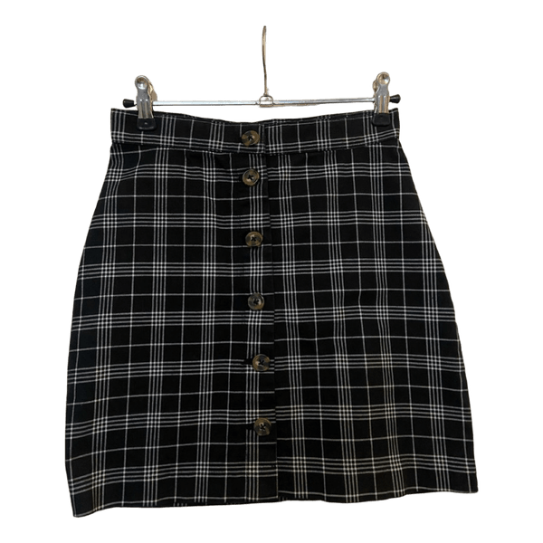 Black plaid button skirt