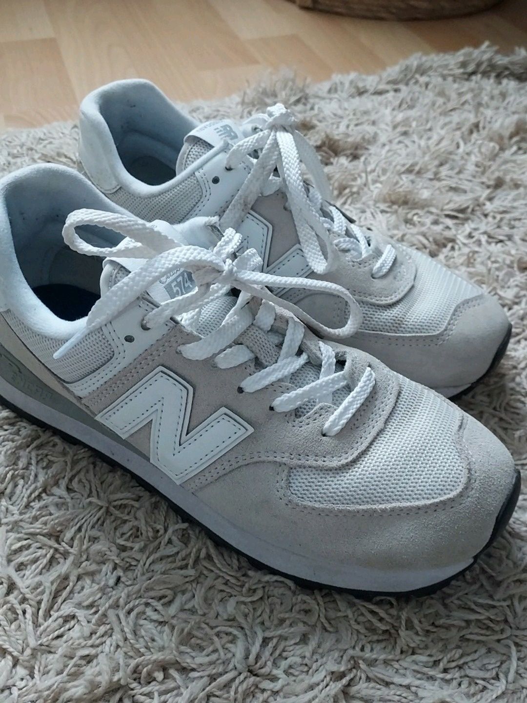 New balance sports shoes