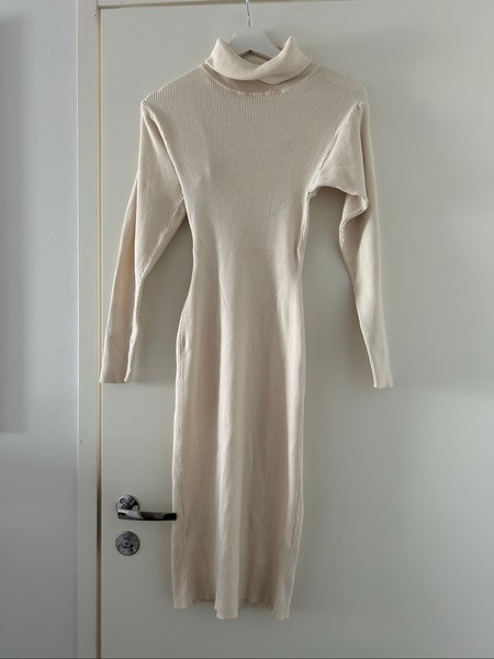 Gina Tricot ribattu neulemekko