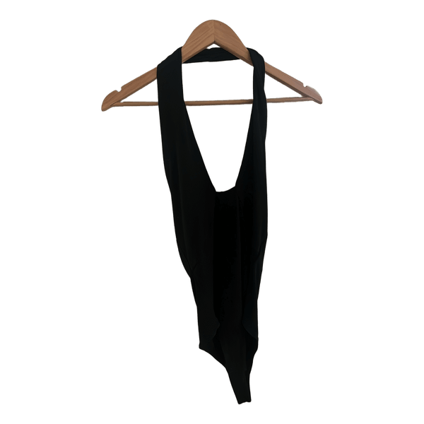 NA-KD halterneck body avoin selkä