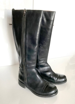 sixty seven tall boots with zippers in size 37, real leather