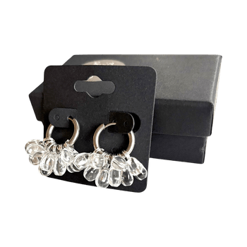 Pisararypäs-korvakorut kirkkaan värisillä lasipisaroilla