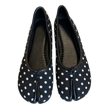 Polka dot tabi flats