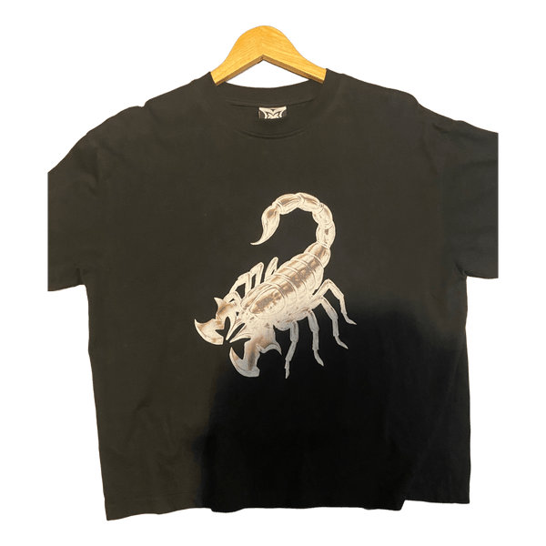 Mertra graphic tee