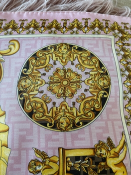 Fendi+Versace= Fendacen huivi