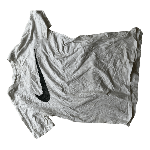 Valkoinen Nike t-paita