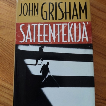 John Grisham; Sateentekijä