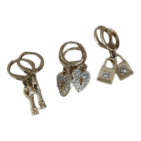 Set of gold earrings