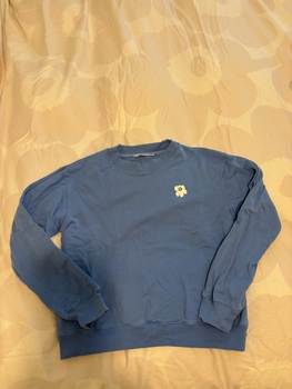 Blue floral sweatshirt