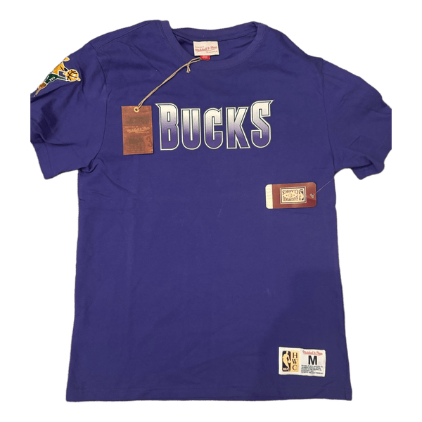 Milwaukee Bucks graphic t-shirt