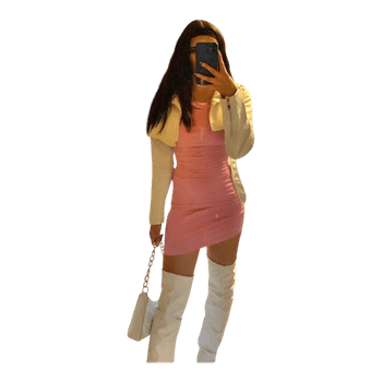 Vaaleanpunainen minimekko