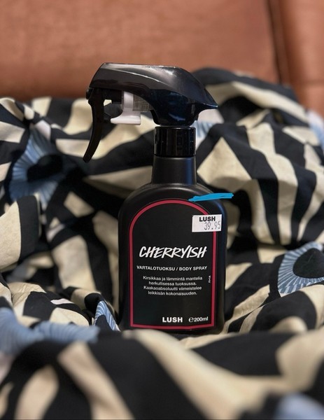 Lush Cherryish Body Spray