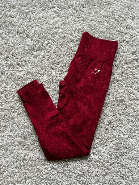 Gymshark punaiset treenitrikoot