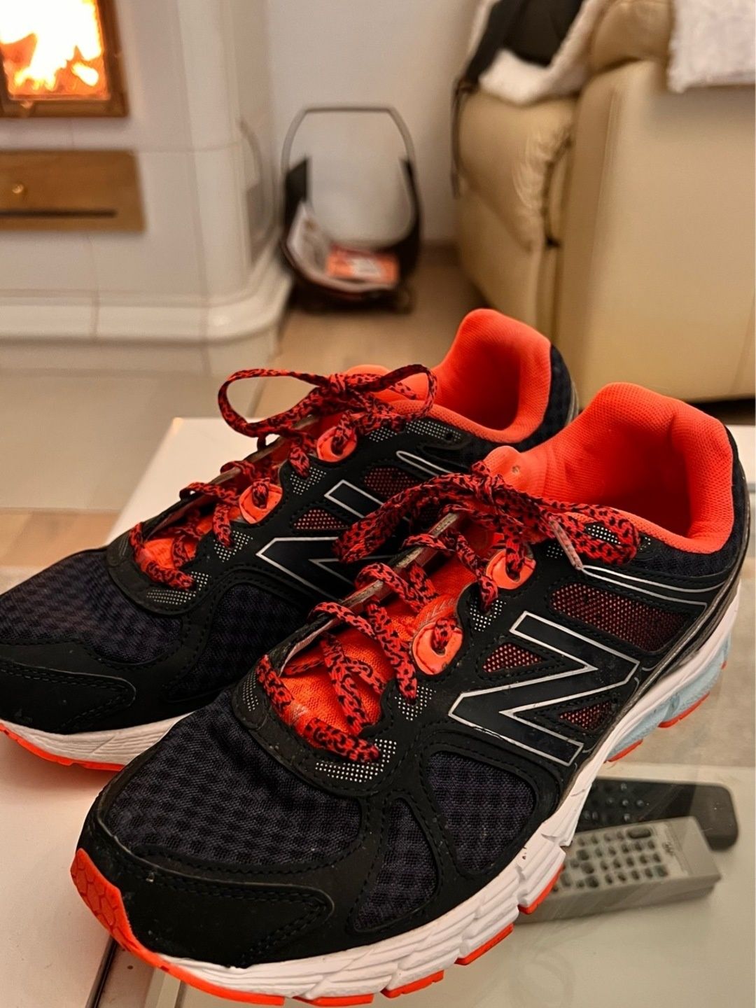 Nb sports shoes