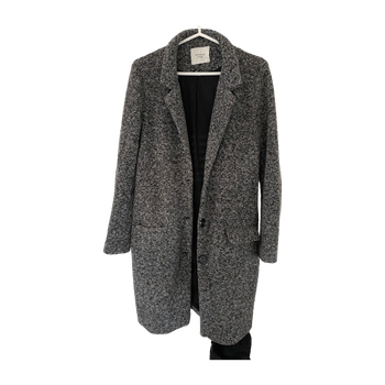Jaqueline deyong coat