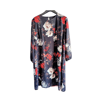 Mustapohjainen kukkapuku