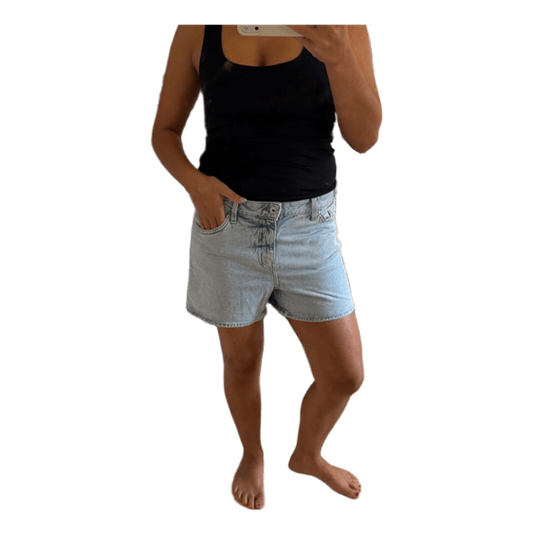 Lyseblå denimshorts