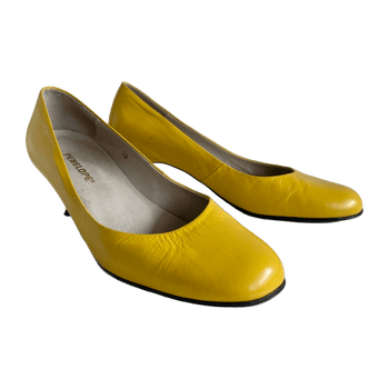 Yellow heels by Penelope