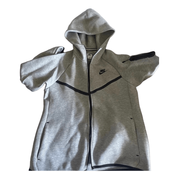 Grauer Nike Tech Fleece