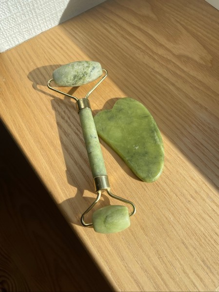 Jade roller and Gua Sha set