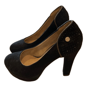 Mustat Xti korkokengät