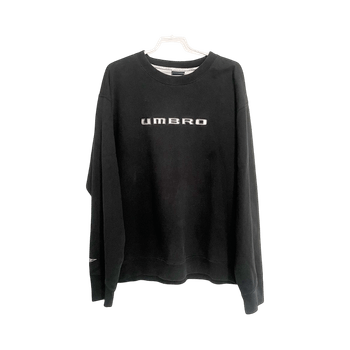 Musta college Umbro-merkinnällä