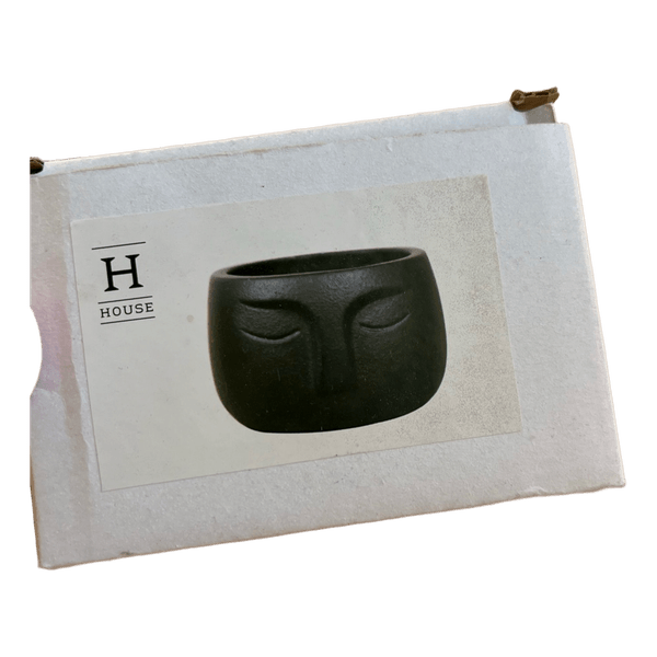 Black face planter