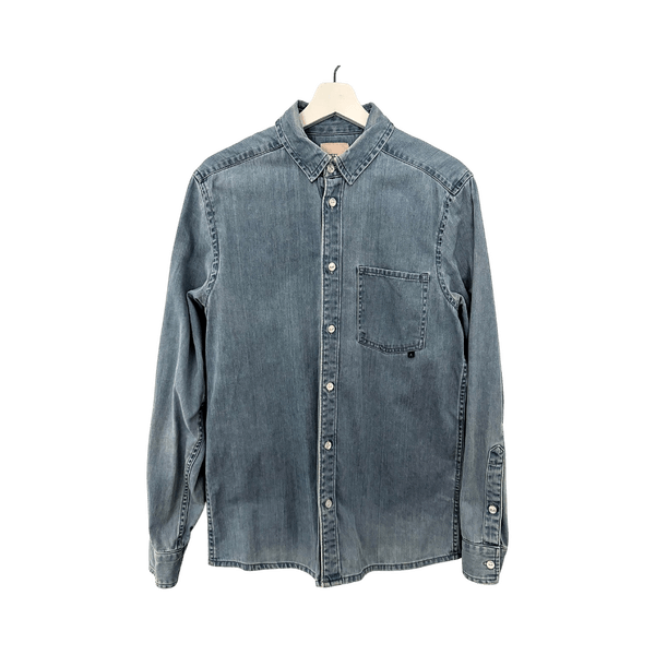 Vaalean sininen denim-paitapusero