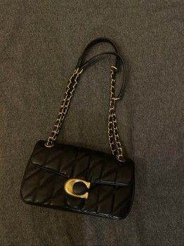 Black quilted shoulder bag