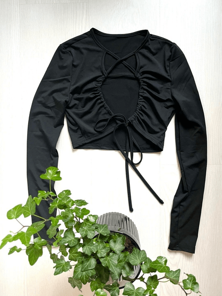 Shein musta crop naru paita
