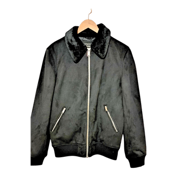 Rivet Island tikkitakki